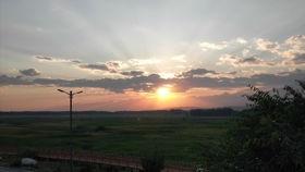 日落归川海,探寻自然之美与人生哲理的交融